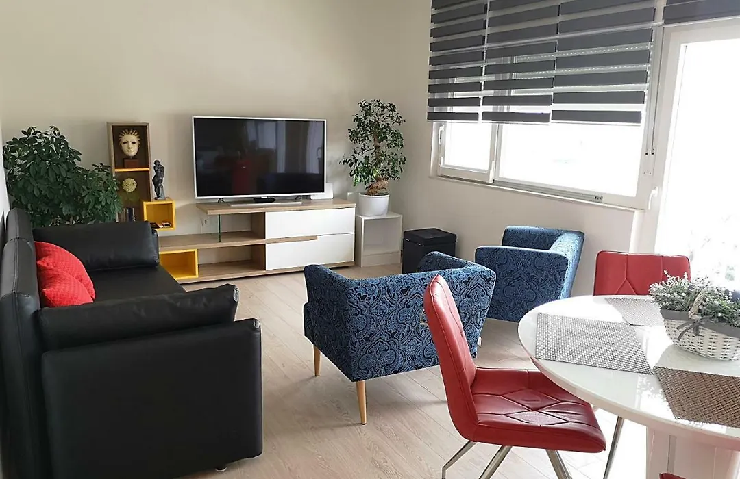 Ac Apartment With 2 Bedrooms And 2 Bathrooms-Free Private Parking-1