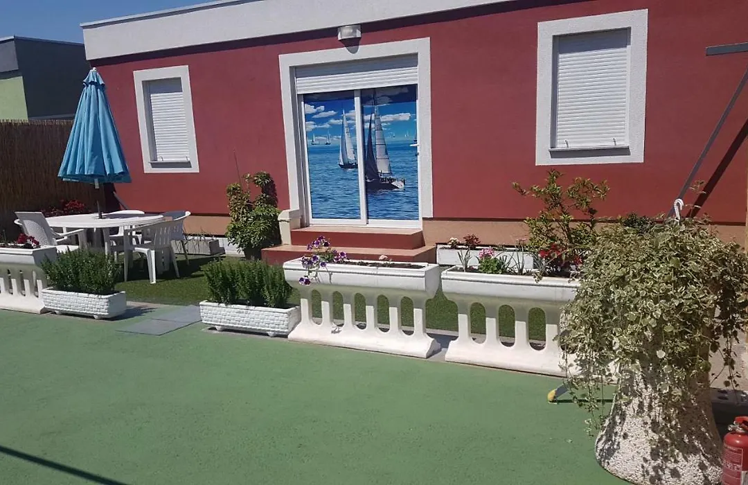 Apartmani Stobrec-1