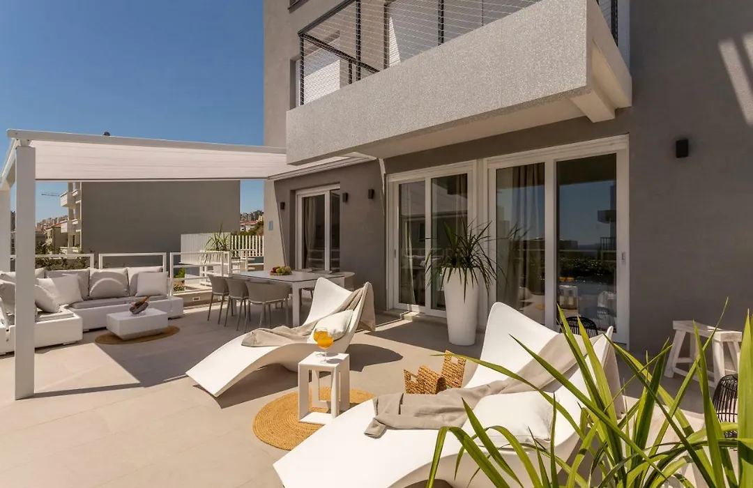 The Pleasurist- With Private Heated Pool And Terrace-1