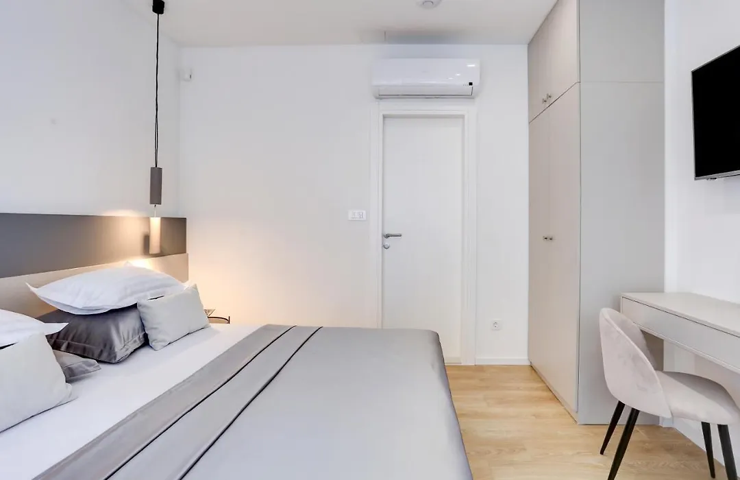 Apartments Hugo 2-1