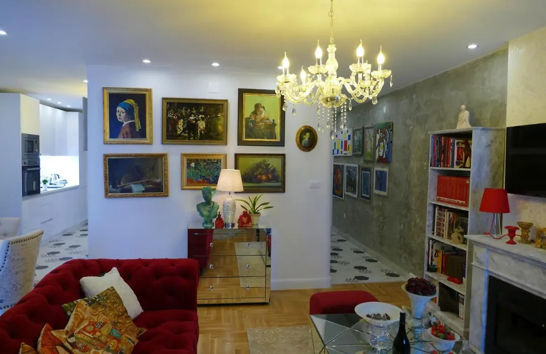 Art Gallery Luxury Apartment-1