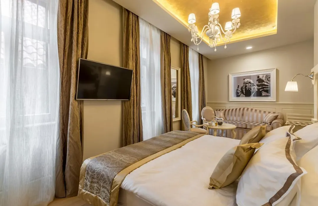 Royal Piazza-1