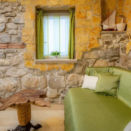 Royal Apartment Varos-2