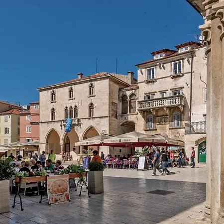 Illyria Luxury Studio Apartments-3