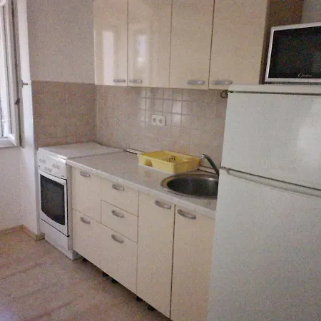 Modern Studio In A Superb Location-2