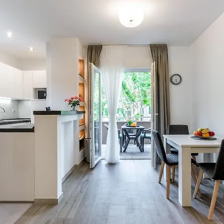 Top Location Apartment "Park"-2