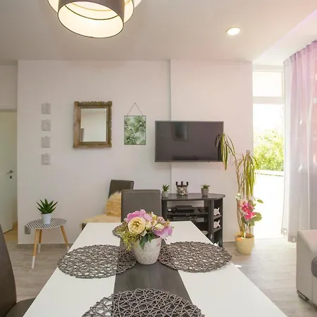 Apartment Aurora-2