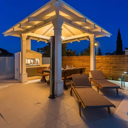 Villa Janski Pearl - 3 Bedroom Villa - Beautiful Private Gardens - Sauna And Jacuzzi-2
