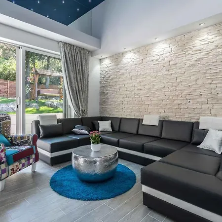 Villa Janski Pearl - 3 Bedroom Villa - Beautiful Private Gardens - Sauna And Jacuzzi-3