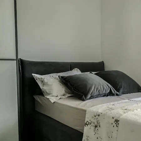Blackpearl Apartment-3