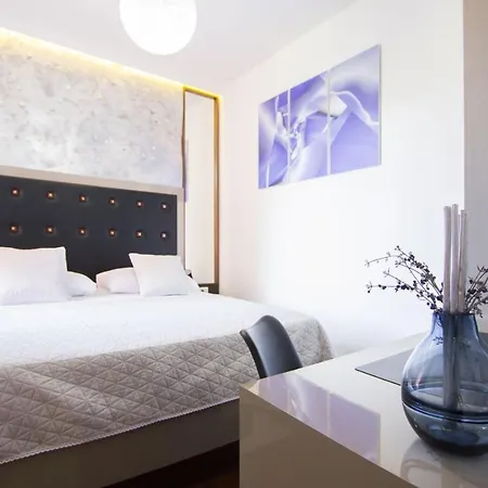 Argentum Luxury Apartment-3