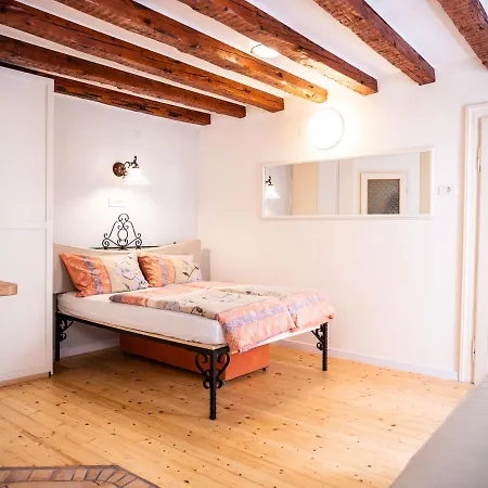 Apartment And Room Mauro-3