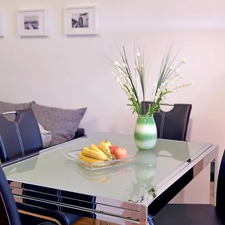Green Apartment-3
