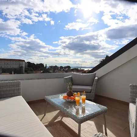 Split City View Apartment-2
