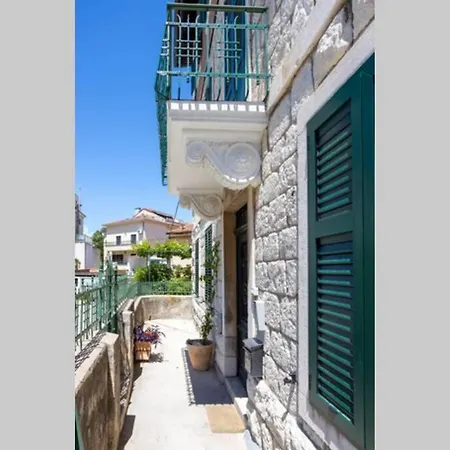 Luxurious Apartment Bella Lux In City Center With Free Parking Included!-2