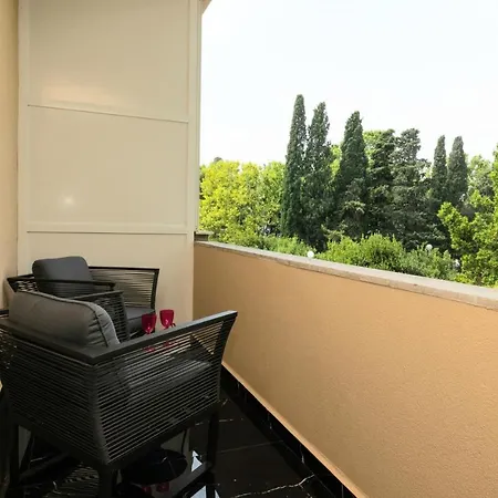 Mini Palais - Beachfront, 5 Min Center, Terrace-2