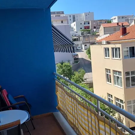 Zephyr-Decent,Airy Apartment-3
