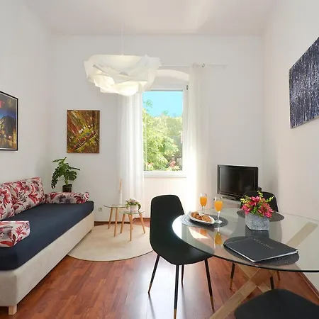 Cozy Central Apartment 3 Guests-3