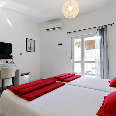 Comfy Apartments Next To The Beach-3