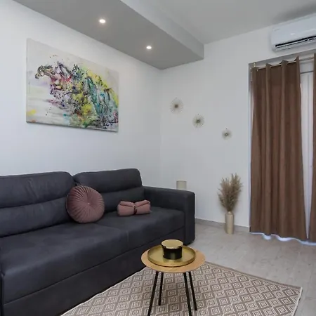 Bloom Apartment-2