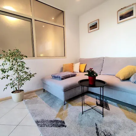 Campanello Apartment Near Bacvice Beach-3