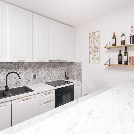 Designer'S Brand New Apt With Amazing Seaview :)-2