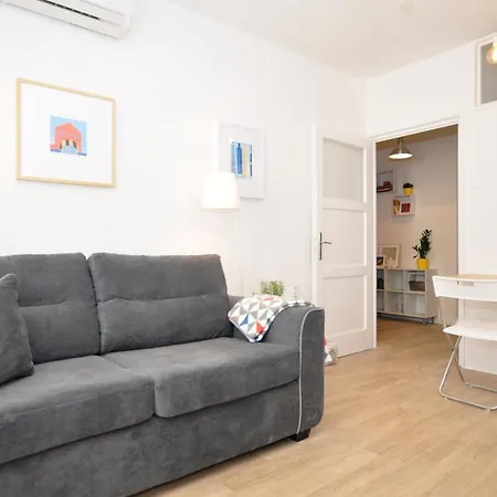 Room & Studio In The Centre-2