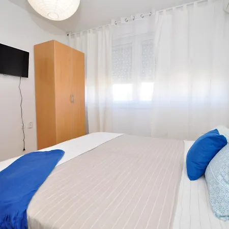 Room & Studio In The Centre-3