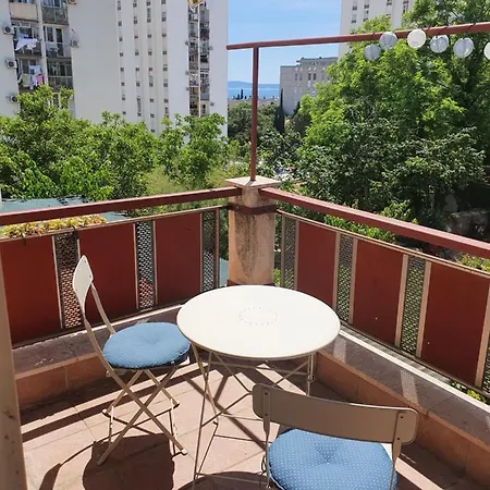 See View Apartment For 2-3