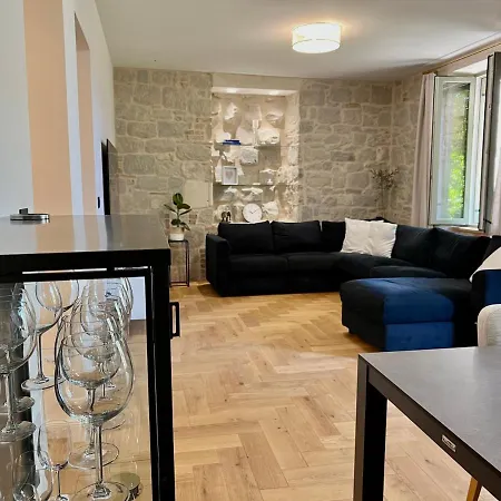 Adora Luxury Apartment-3