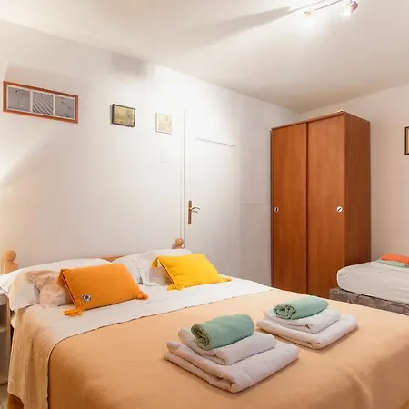 Split Accommodation-2
