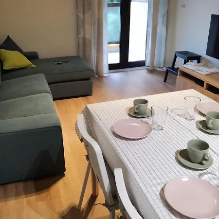 Luxe 4Br Apartment Split-3