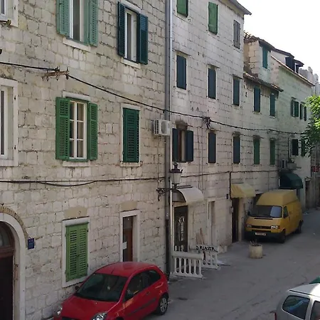 Adagio Theatre Apartment Split-2