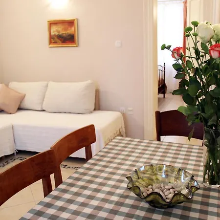Adagio Theatre Apartment Split-3