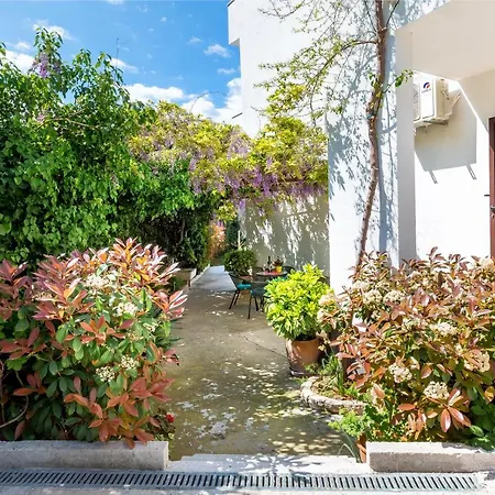 Apartment Nives In The City Center - Free Parking-3