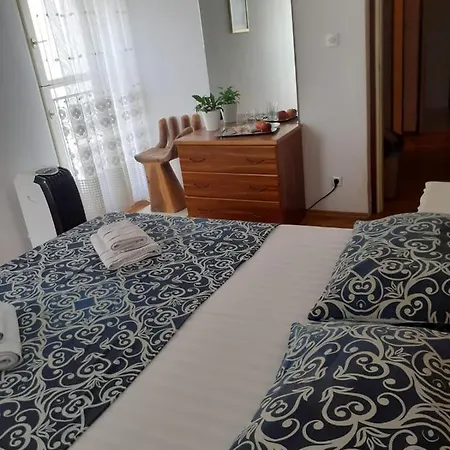 Beautiful Room With See View-2