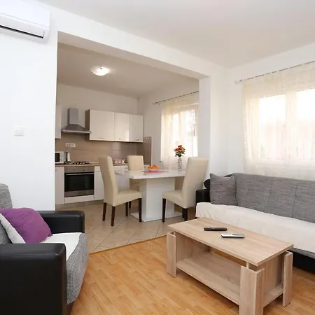 Apartment Split 11518C-3