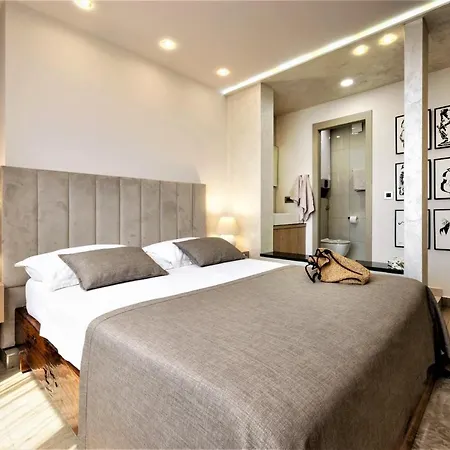Island View Apartment-3