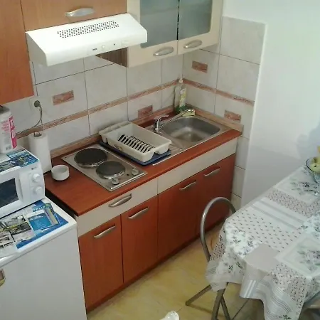 Apartments And Rooms With Wifi Split - 14428-3