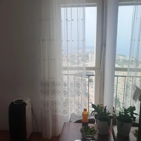 Beautiful Room With See View-3