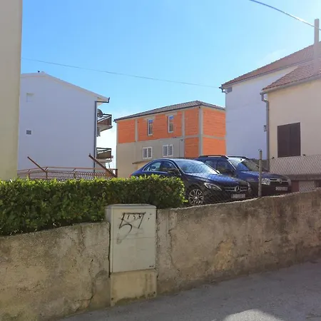 Apartments With A Parking Space Split - 11518-2