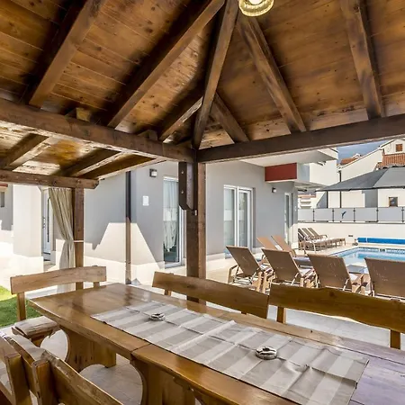 Luxury Villa With A Swimming Pool Stobrec, Split - 14700-3