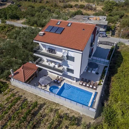 Luxury Villa With A Swimming Pool Stobrec, Split - 14700-2