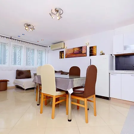 Apartment Diamar-2