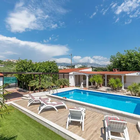 Holiday Home Split-3