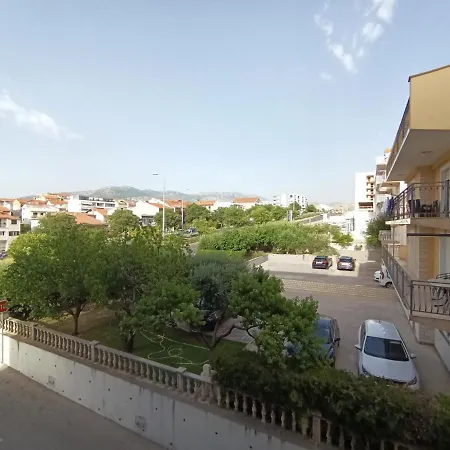 Apartments With Wifi Split - 12072-3