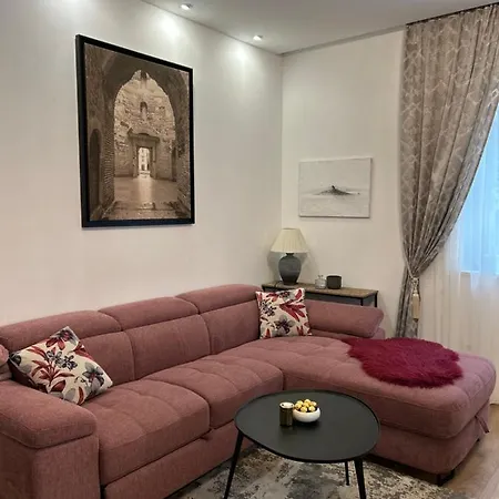 Apartment In The City Center-3