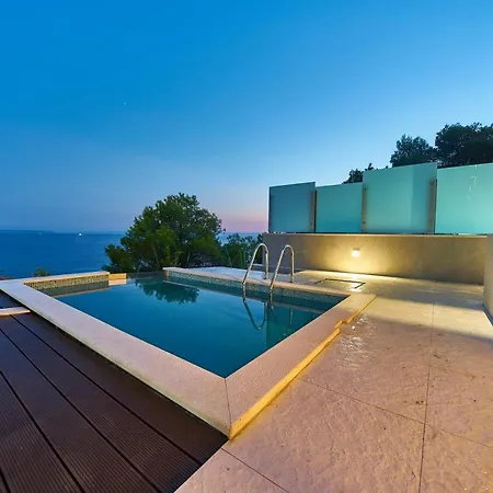 Gallery Luxury Suites & Rooms-2