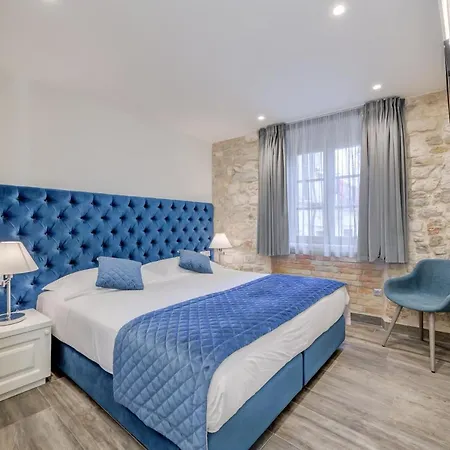 M Luxury Rooms-3