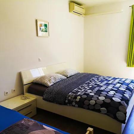 Spring Rooms Split-2